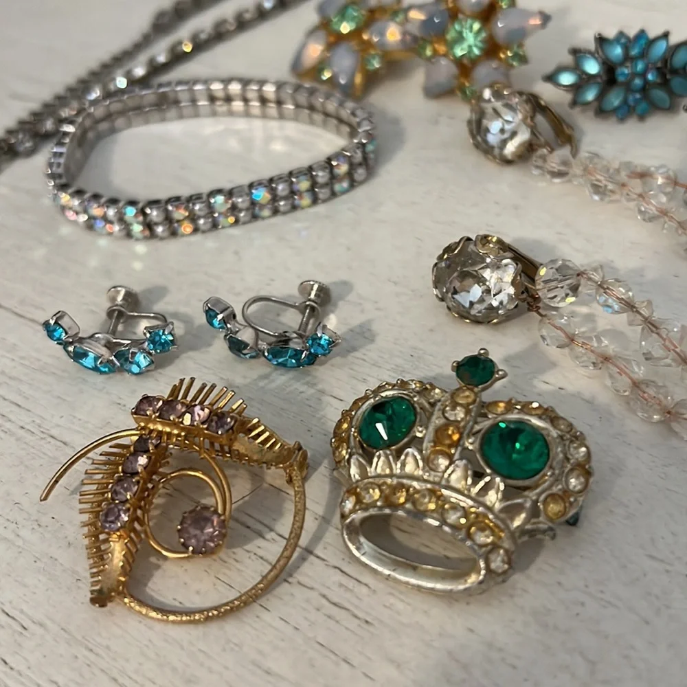 Mixed lot vintage crystal rhinestone earrings necklaces brooch